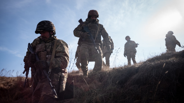 Kiev offre denaro e benefit per arruolare i&nbsp;diciottenni