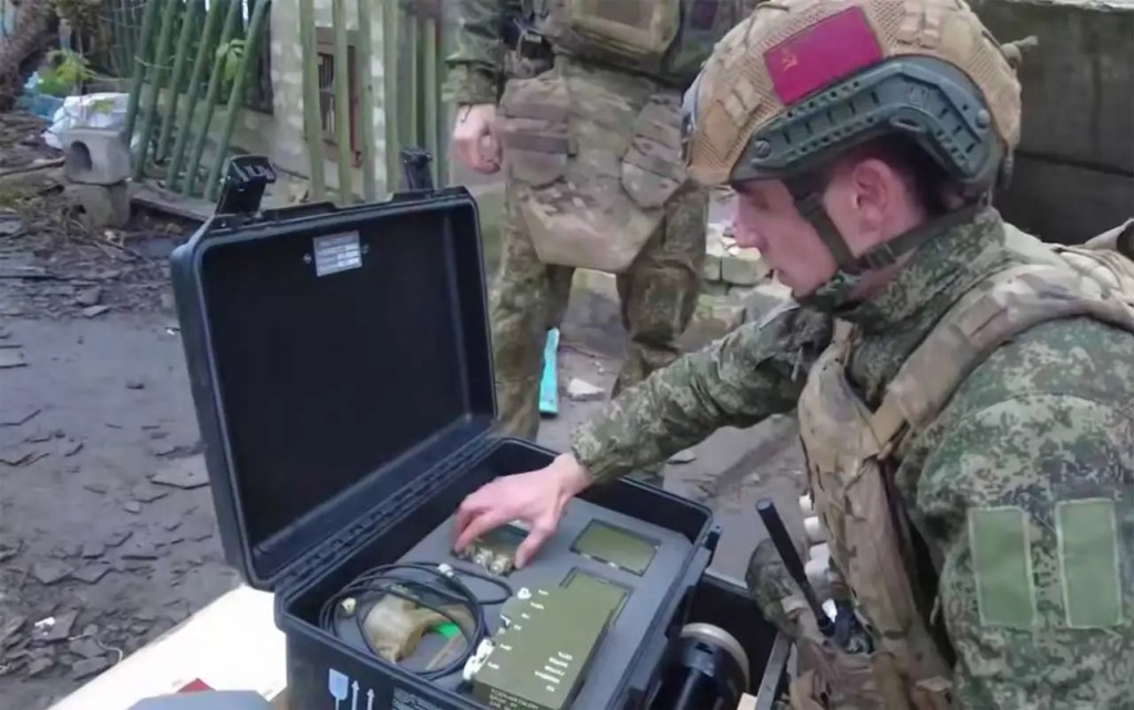 Le forze armate russe hanno interrotto l’ultima via di rifornimento della guarnigione delle forze armate ucraine a&nbsp;Seversk